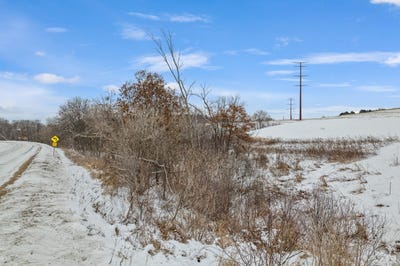 /international/us/county-road-p-fountain-city-wi-110104106913/