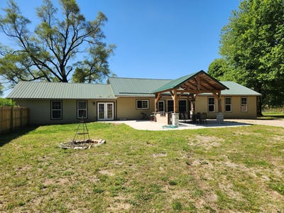 /international/us/685-129th-avenue-shelbyville-mi-110108414488/