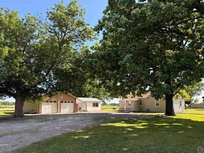 /international/us/632-withrow-st-osage-city-ks-110107796308/