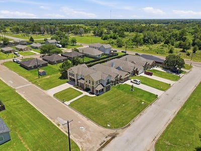 /international/us/249-mcdade-lane-hempstead-tx-110108450372/