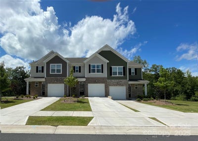 /international/us/8060-scarlet-maple-lane-tega-cay-sc-110100189137/