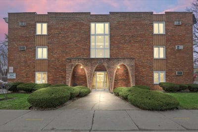 /international/us/9721-s-cicero-avenue-oak-lawn-il-110108031910/