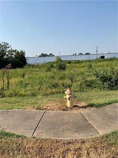 /international/us/lot-31-e-c-st-russellville-ar-110101462241/