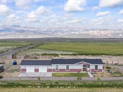 /international/us/1036-e-airport-rd-panguitch-ut-110105384206/