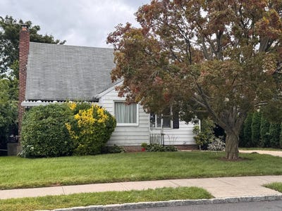 /international/us/95-branton-pl-albertson-ny-110107542636/