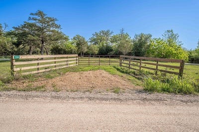 /international/us/7358-taplin-lane-burton-tx-110104236716/