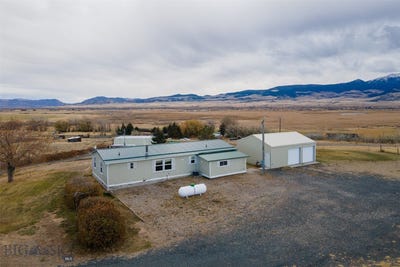 /international/us/1043-mt-highway-55-whitehall-mt-110103420144/