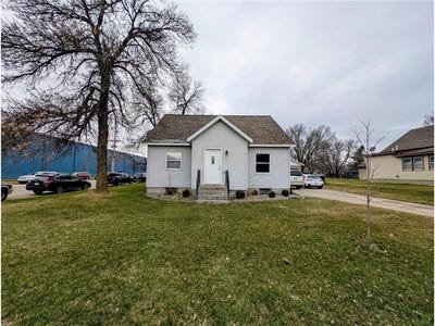 /international/us/311-3rd-avenue-nw-perham-mn-110107379000/