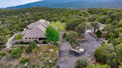 /international/us/40-calyx-lane-cedar-crest-nm-110107573109/