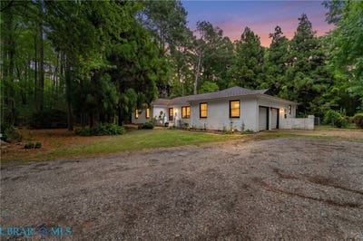 /international/us/8697-farys-mill-road-gloucester-va-110120026357/