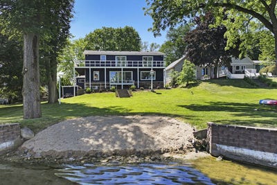 /international/us/11835-218th-avenue-bristol-wi-110109058189/