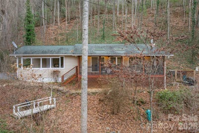 /international/us/12-bear-cove-lane-bryson-city-nc-110104905125/