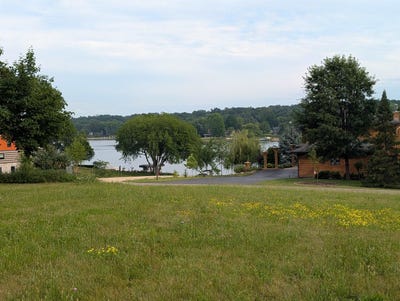 /international/us/955-breckenboro-lake-summerset-il-110100806653/