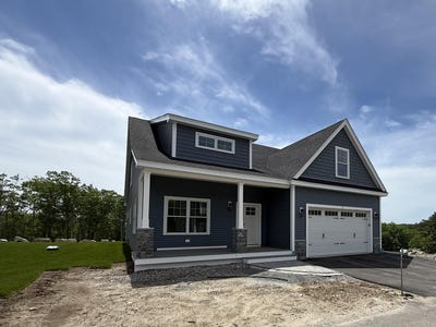 /international/us/8-madison-lane-windham-nh-110108501496/
