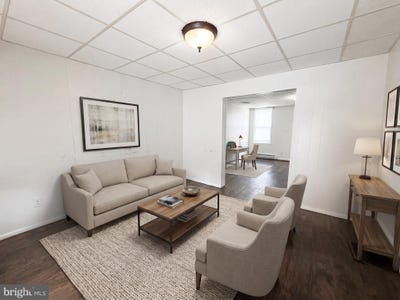 /international/us/151-e-arch-street-york-pa-110105727124/