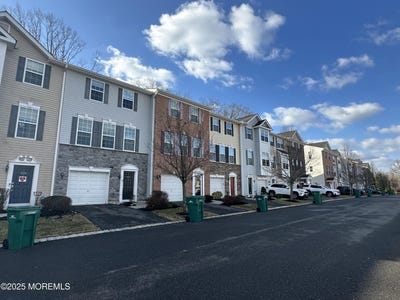 /international/us/237-chickadee-court-freehold-nj-110108413594/