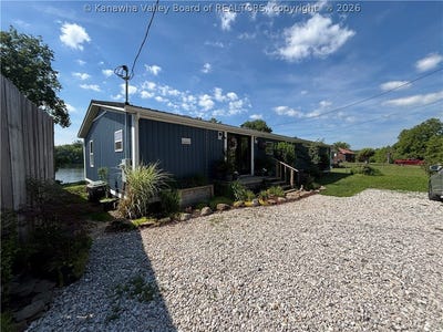 /international/us/120-whittbury-lane-red-house-wv-110108613901/