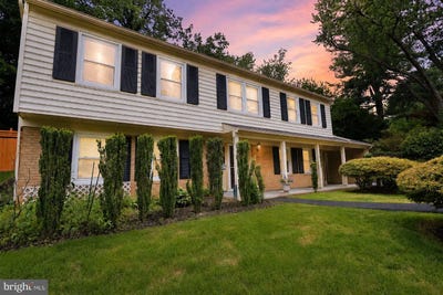 /international/us/8418-stone-gate-drive-annandale-va-110109420486/