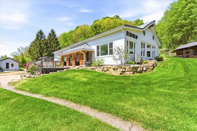 /international/us/e15845-short-drive-hillsboro-wi-110108093857/