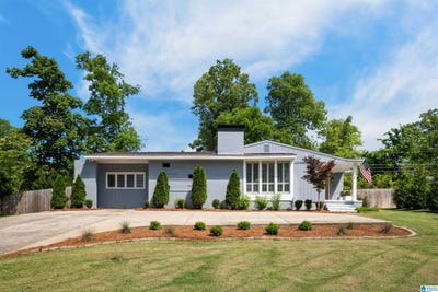 /international/us/2220-great-rock-road-vestavia-hills-al-110099598550/