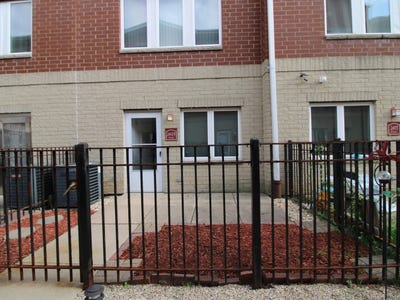 /international/us/2409-w-32nd-place-chicago-il-110106281318/