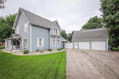 /international/us/664-business-23-w-paynesville-mn-110098912420/