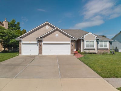/international/us/608-sw-lakeview-drive-grain-valley-mo-110108815946/