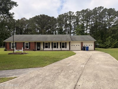 /international/us/111-old-post-court-jacksonville-nc-110107955446/