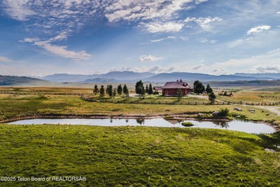 /international/us/30-vista-road-cora-wy-110100056109/