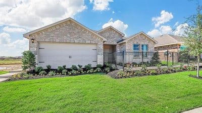 /international/us/557-marsh-street-cleburne-tx-110106989614/