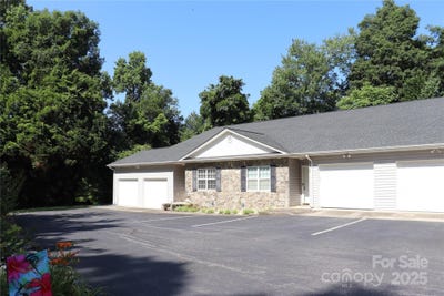 /international/us/194-e-jay-drive-taylorsville-nc-110096033140/