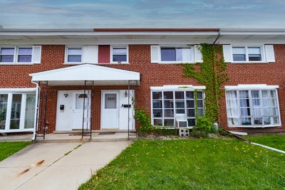 /international/us/8810-robin-drive-des-plaines-il-110108340951/
