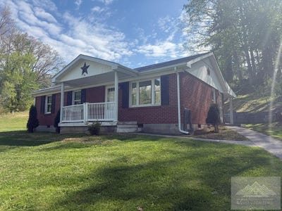/international/us/730-washington-ave-princeton-wv-110107479963/