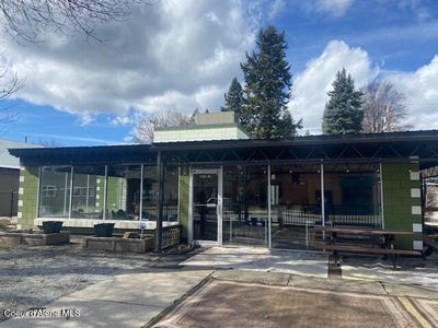 /international/us/125-n-washington-ave-newport-wa-110108251328/