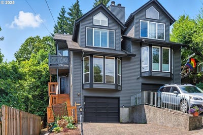 /international/us/114-s-abernethy-st-portland-or-110101120245/