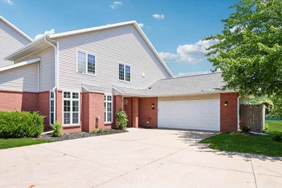 /international/us/42-pentire-cir-iowacity-ia-110108586266/