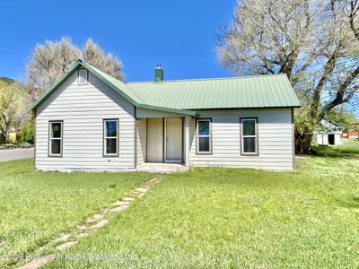 /international/us/1085-main-street-meeker-co-110107959477/