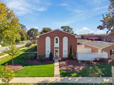 /international/us/4201-cumnor-road-downers-grove-il-110120413699/