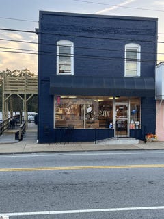 /international/us/147-w-main-street-duncan-sc-110105519735/