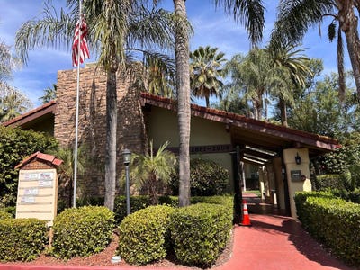 /international/us/2881-huntington-boulevard-fresno-ca-110108638804/