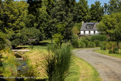 /international/us/19-cottage-lane-accord-ny-110119725442/