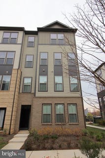 /international/us/45942-raven-terrace-sterling-va-110107732550/