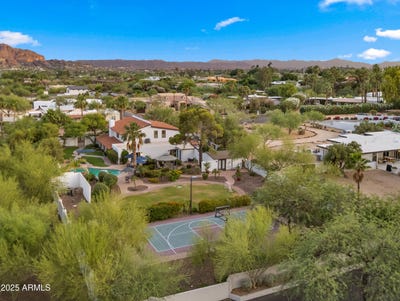 /international/us/4824-e-hummingbird-lane-paradise-valley-az-110100422998/