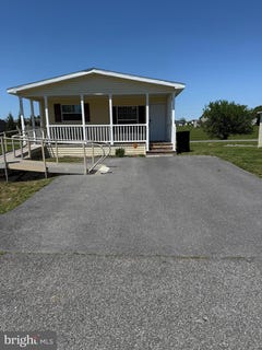 /international/us/105-chamberlain-court-winchester-va-110108679494/