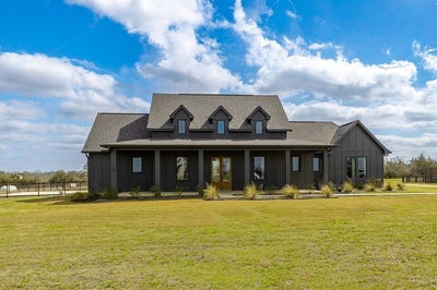 /international/us/115-country-view-ln-schulenburg-tx-110106093693/