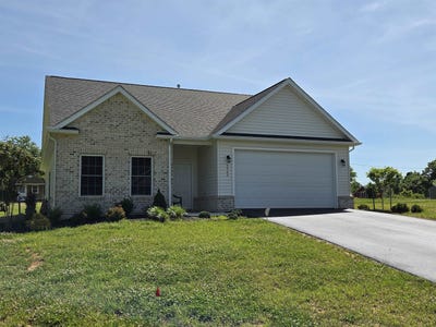 /international/us/5560-new-pleasant-drive-salem-va-110108628824/