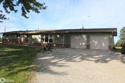 /international/us/16134-killdeer-avenue-clear-lake-ia-110110257763/