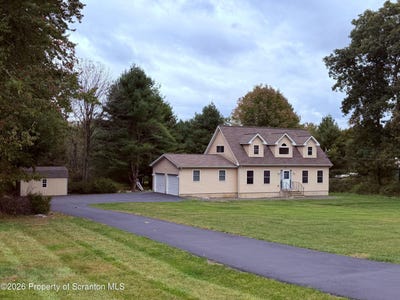 /international/us/361-hallet-road-east-stroudsburg-pa-110120420395/