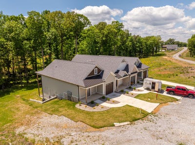 /international/us/757-eagle-point-drive-grand-rivers-ky-110108977134/