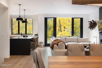 /international/us/42-riverfront-lane-avon-co-110103719813/